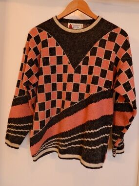 Caribbean Pacific Vintage Checkerboard Pink & Grey Sweater
